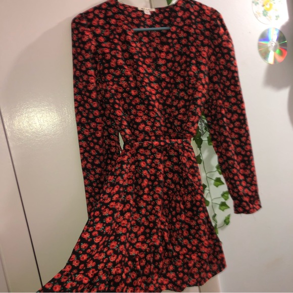 Black and Red Rose Patterned Wrap Dress - Picture 2 of 5